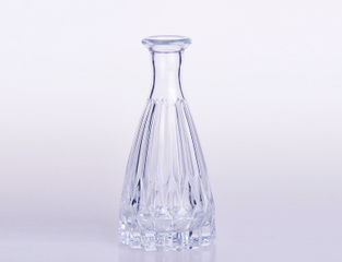 热销中小型高档精美插花玻璃瓶适用于家居装饰