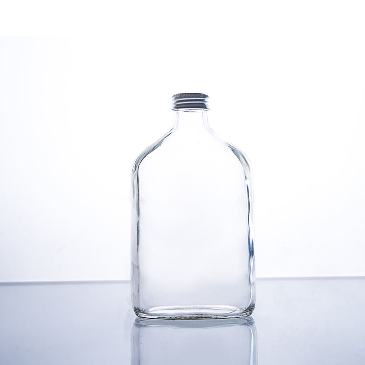 16盎司平方空的空玻璃饮料瓶